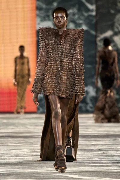 Look 4